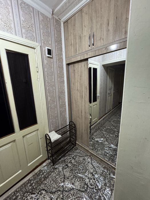 Сдается квартира по очень удобной локации в г. Янгиюль