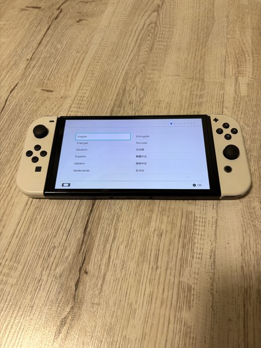 Nintendo Switch OLED (White)