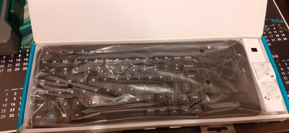 Tastatura Logitech wirelees touch noua pentru TV ,laptop ,calculator