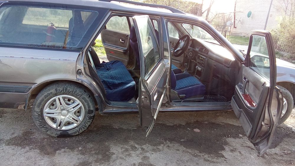 Мазда универсал.