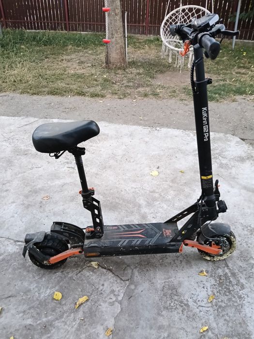 Vând trotineta electrica