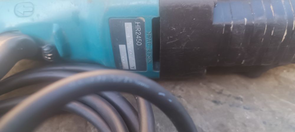 Перфоратор Makita HR2450