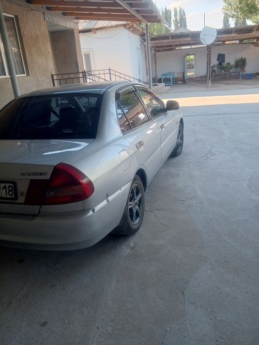 Митсубиши лансер