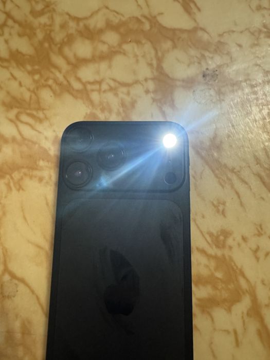 XR в корпусе iPhone 18 pro 128гб.
