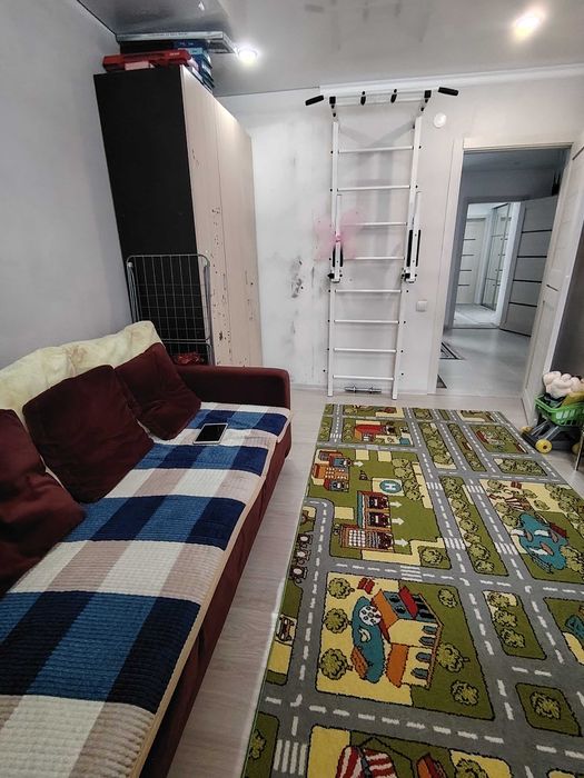 продаются 2 дома на одном участке