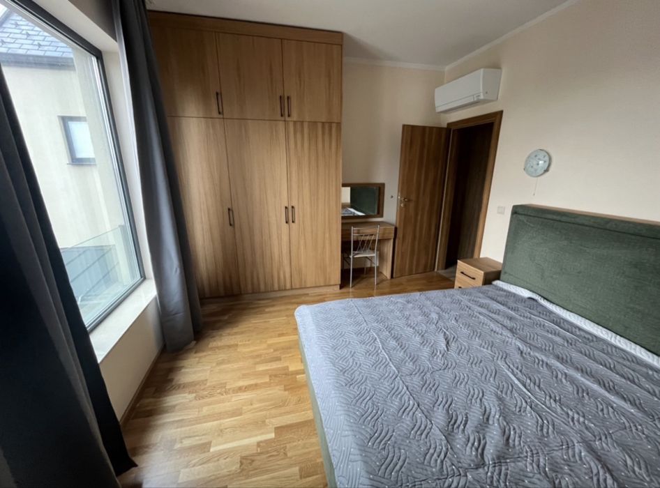 Дава се под наем Двустаен апартамент в София, Лозенец - 60 кв.м за 677.28 € - Снимка #2