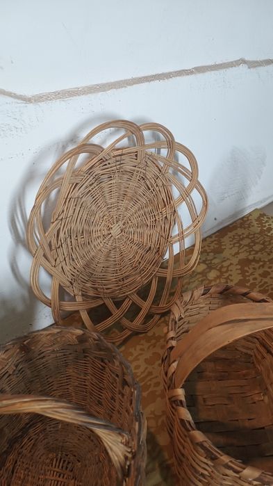 Продавам плетени кошници от старо време