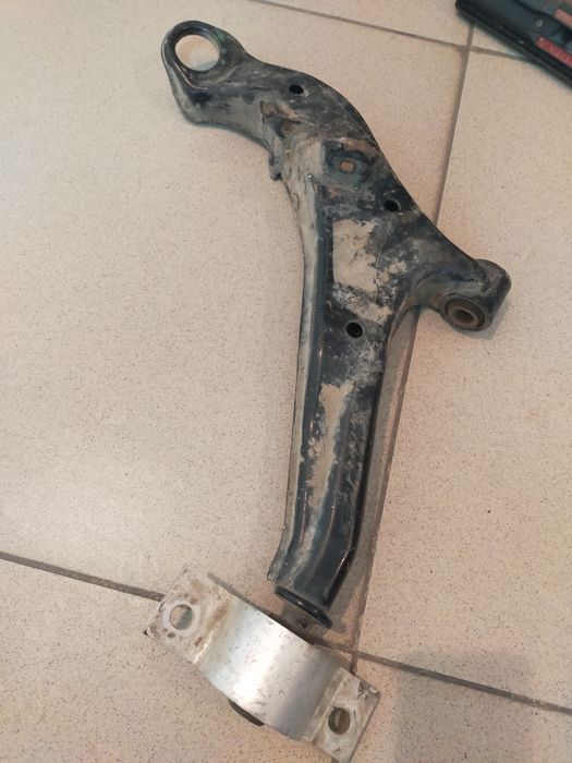 Рычаг правый Ниссан максима А33