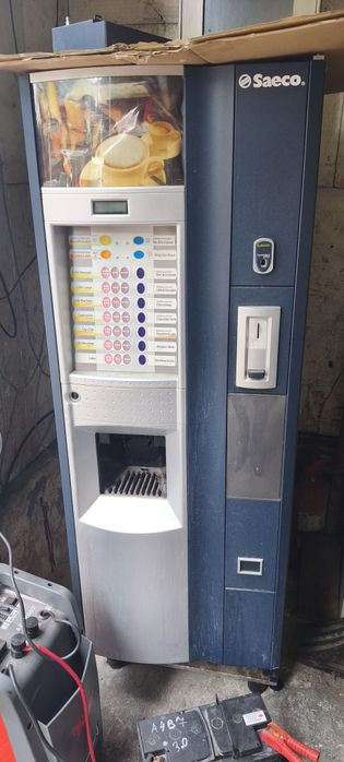 Automat bauturi calde Saeco