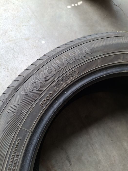 2  Anvelope de vara 225 55 r18 YOKOHAMA