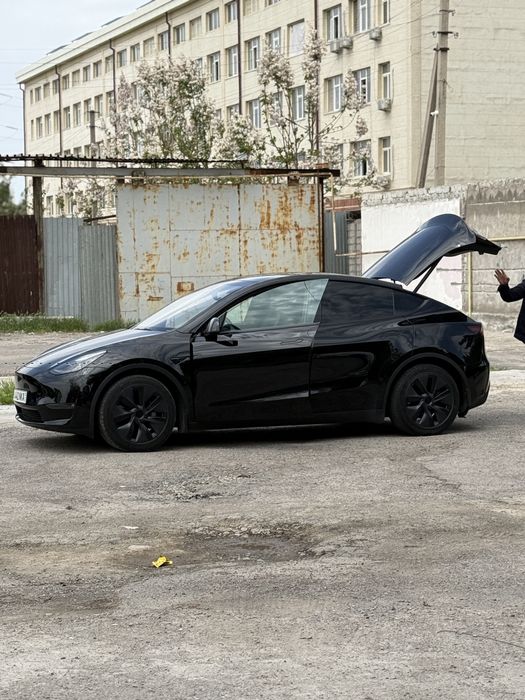 Tesla Model Y DUAL m LONG range