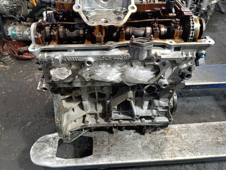 Двигатель на BMW E46 N42 под ремонт