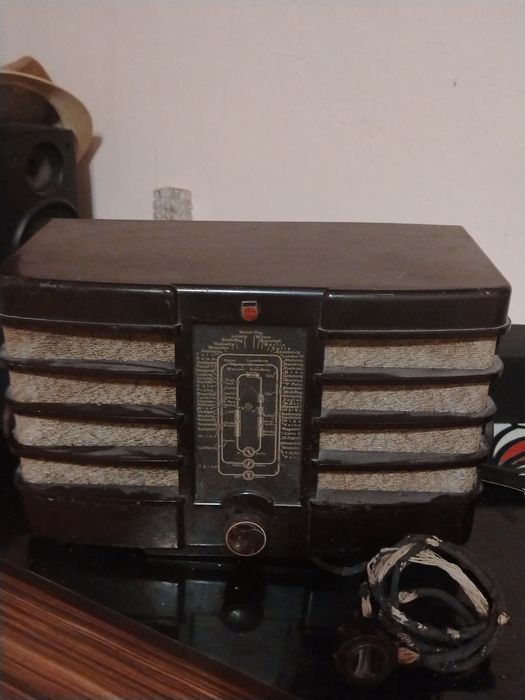 PHILIPS 215 A-19 Радио