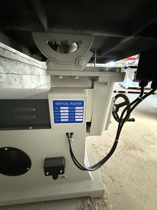 Вертикально-фрезерный станок MX5115