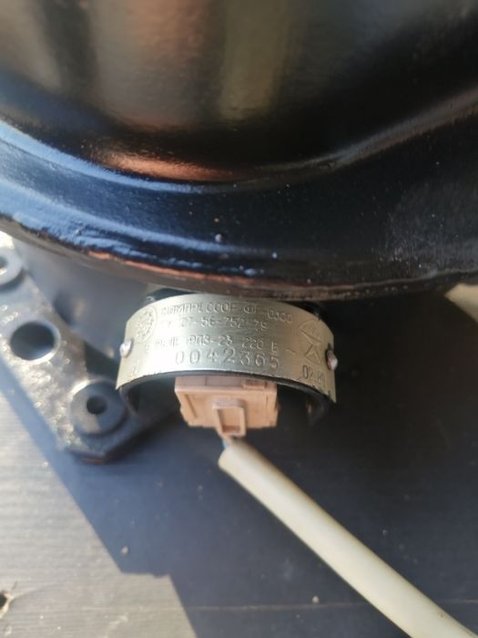 Компрессор холодильника