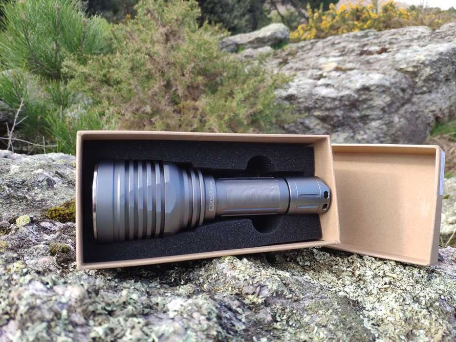 Convoy M21C cu Led SFT40 de 2000-Lumeni - 900m