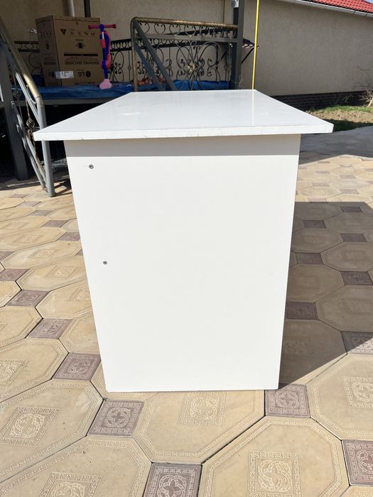 Офисный стол в отличном состоянии!