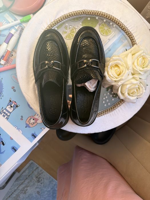 Продам лоферы новые