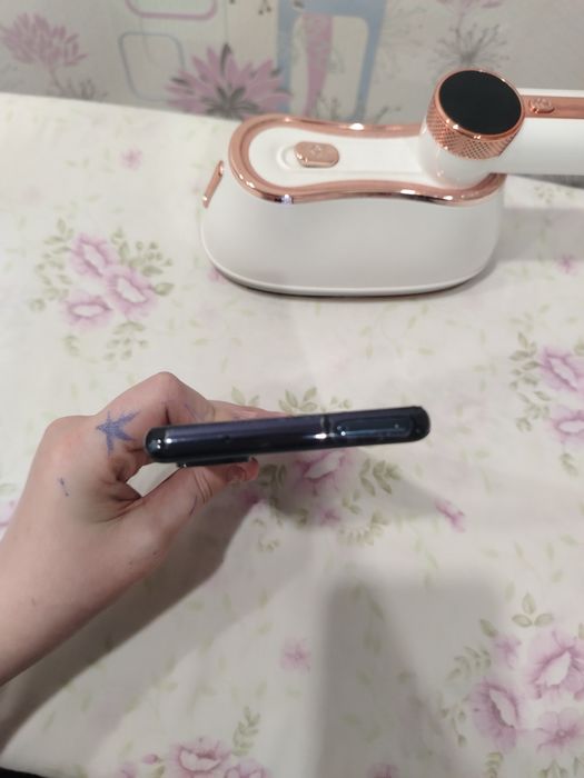 Samsung S20 FE в хорошем состоянии