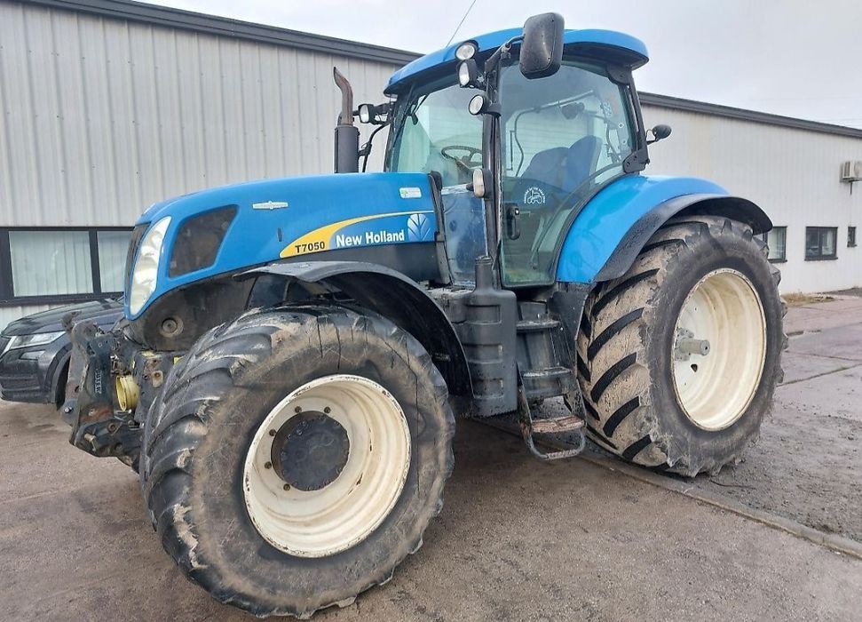 Трактор  New Holland T 70 50