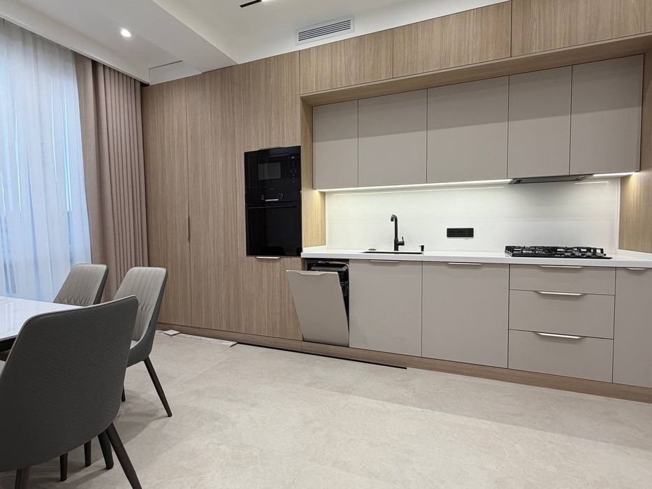 Срочно сдаётся 3х квартира на Новостройке Кох Ота!!!