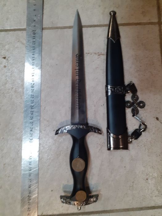 Красив кортик,кама,кинжал,нож