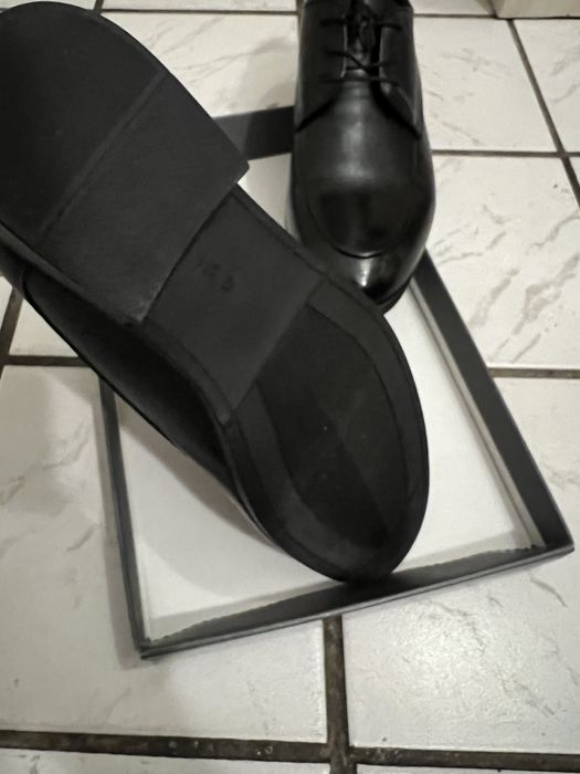 Нови черни официални обувки