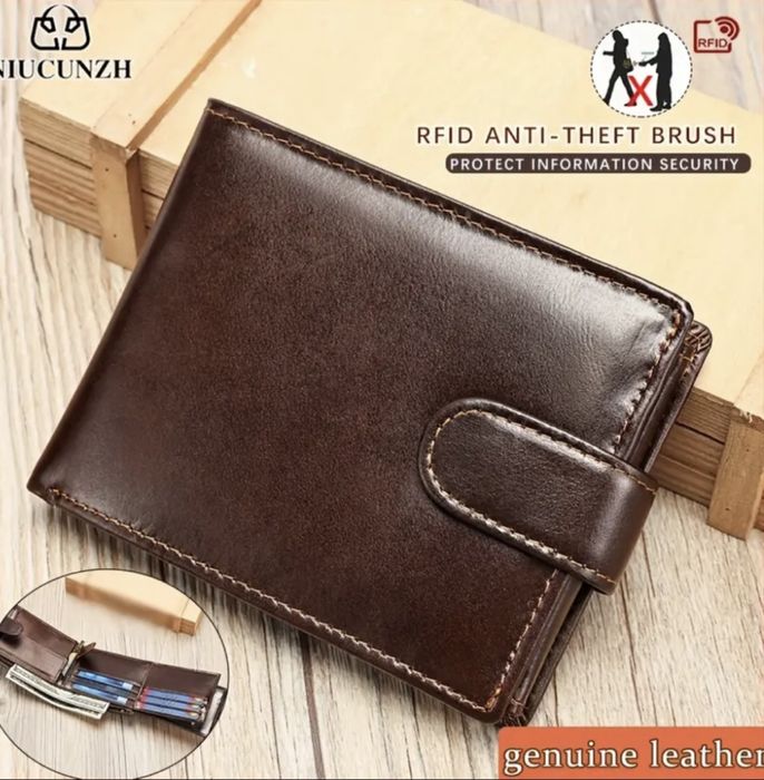 Мъжки кожени портфейли• Маркови, защитени и елегантни в черно и кафяво