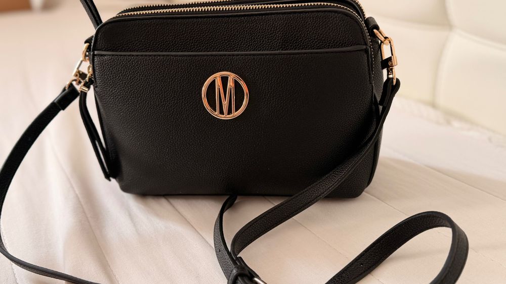 Дамска черна чанта Mohito