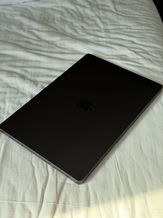 Macbook pro M4 pro sotiladi!