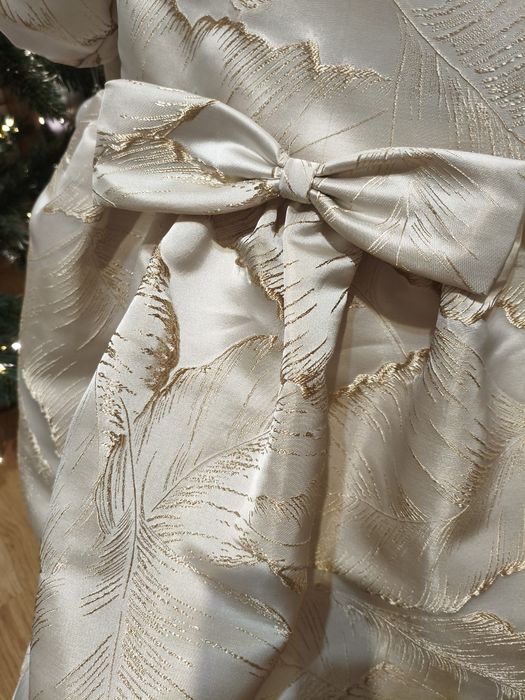 Нарядное платье на девочку