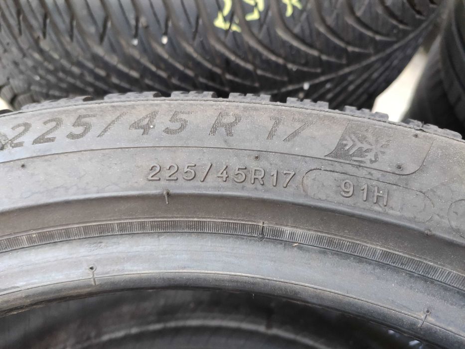 4бр Зимни гуми 225 45 17 - Michelin