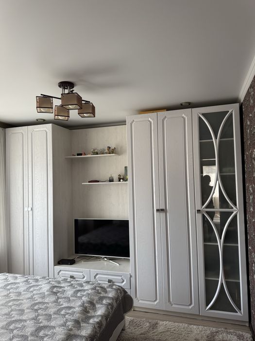 Продам спальный гарнитур