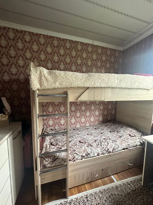 Двухъярусный кровать