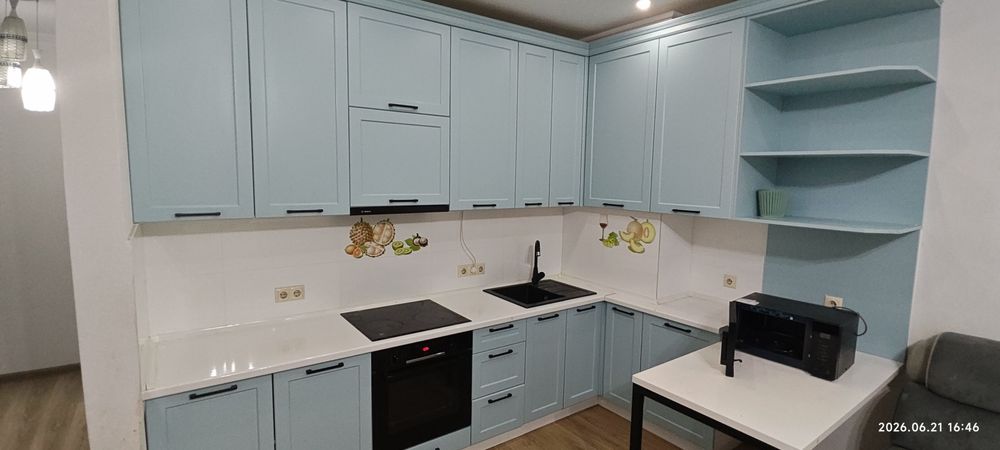 Продам кухонную гарнитуру в сборе