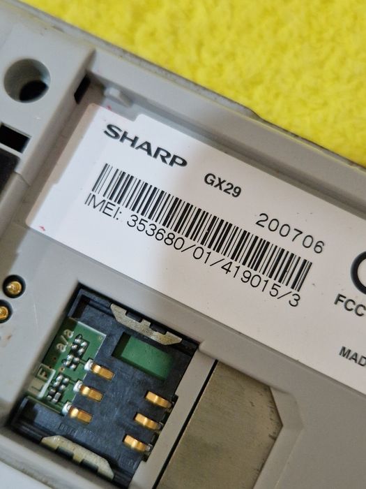 Telefon Sharp Gx29  fara încărcător.  Pret pentru colecție