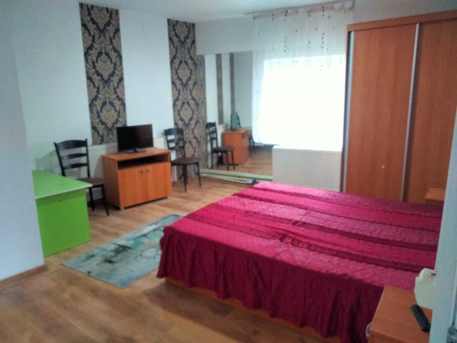 Inchiriez garsoniera