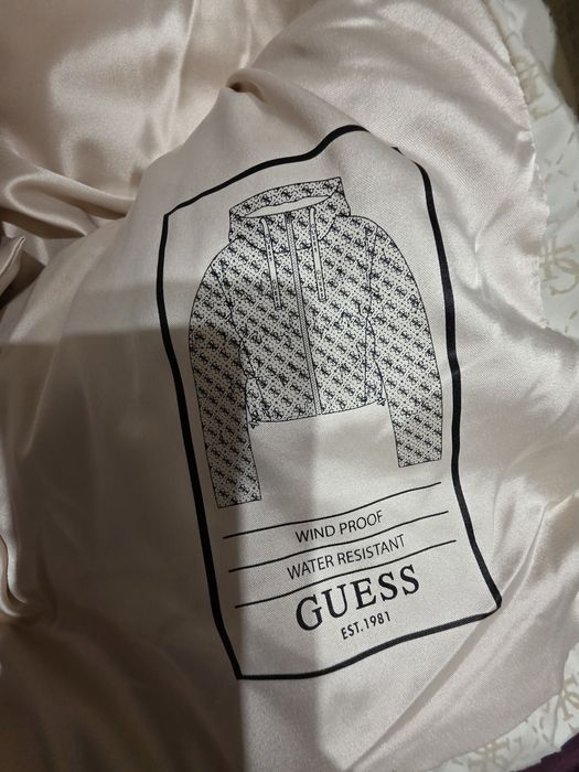 Guess  оригинално яке