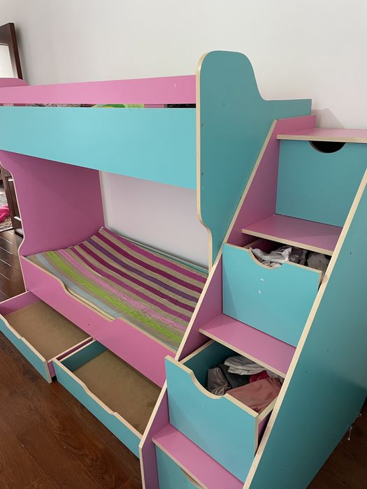 Детская двухъярусная кровать