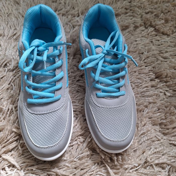 Нови маратонки, стелка 24,5 см , 38р.