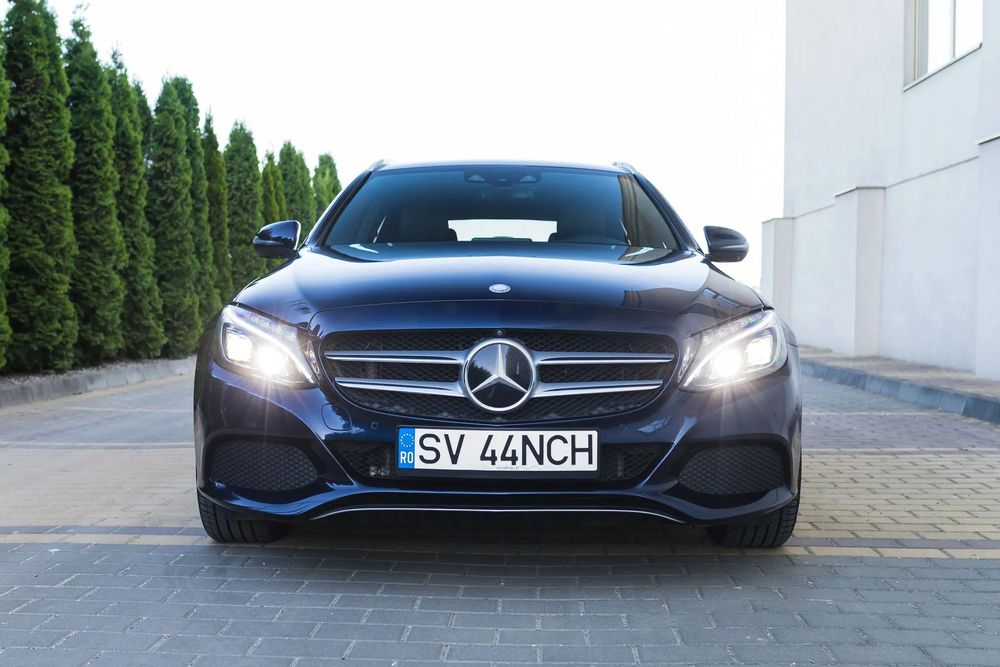 Mercedes-Benz C 350e, Burmester, Camere 360, Distronic, Full LED ILS, TVA deductibil