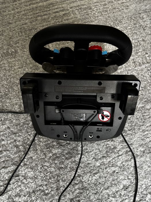 Volan Logitech G29 + Schimbător + Cutie (PS5 / PS4 / PC)