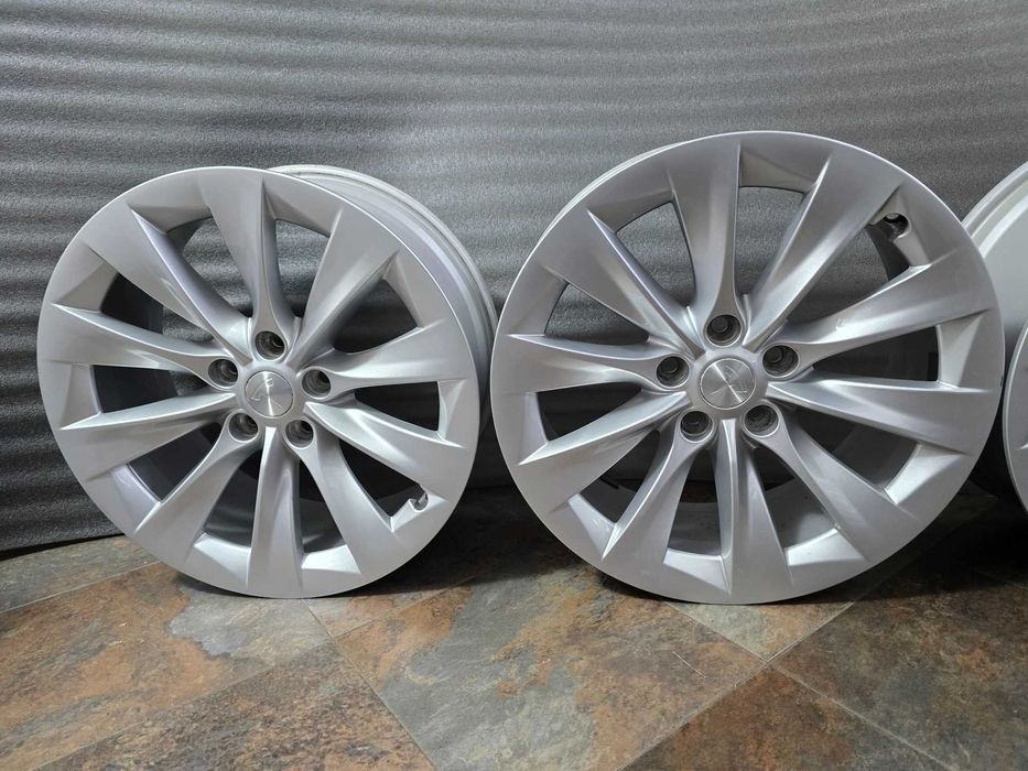 19 цола Tesla 5x120 алуминиеви джанти комплект