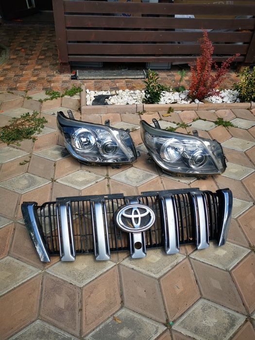 Far dreapta grila Toyota land cruiser 150 j150 xenon adaptiv 2012