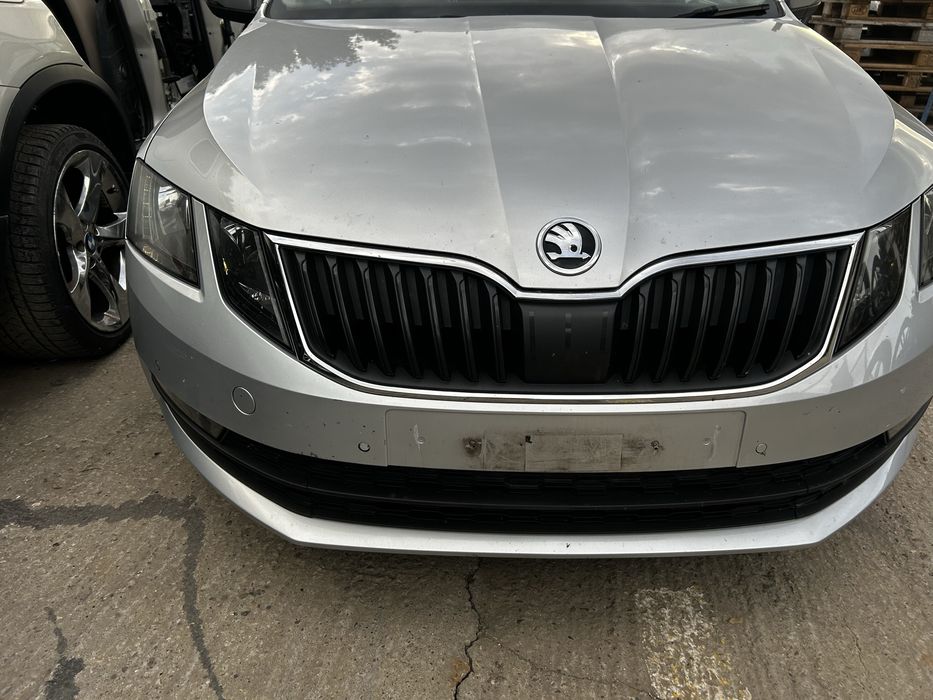Capotă motor, trager complet ,aripi,faruri ,bara față Skoda Octavia 3
