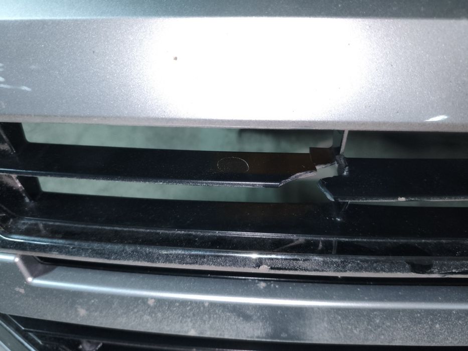 Решетка радиатора на крузак 300