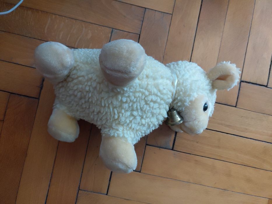 Плюшена играчка овца