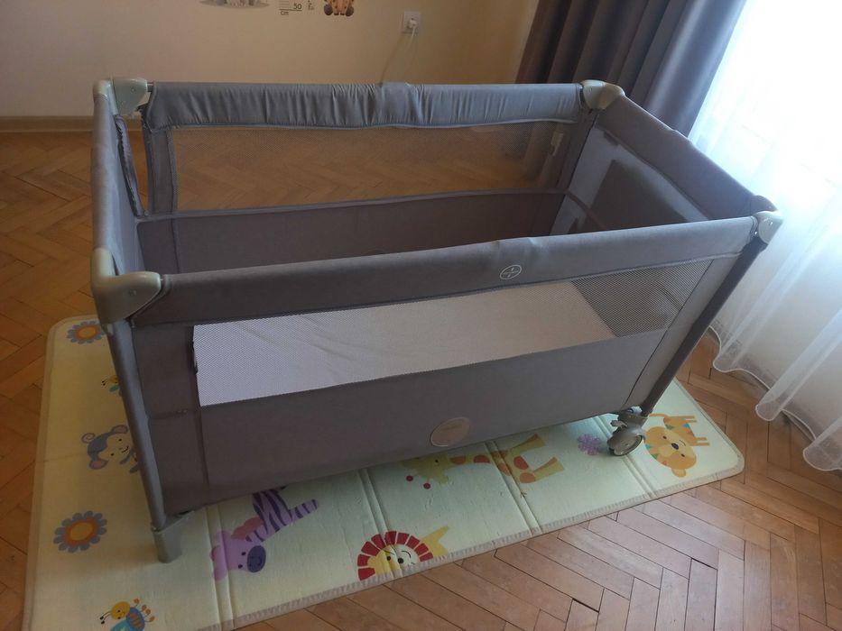 продавам бебешка сгъваема кошара лен на  чиполино с матрак