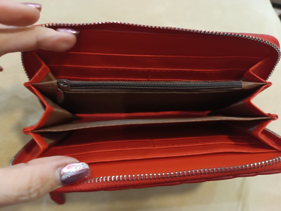 Дамски портмонета три броя