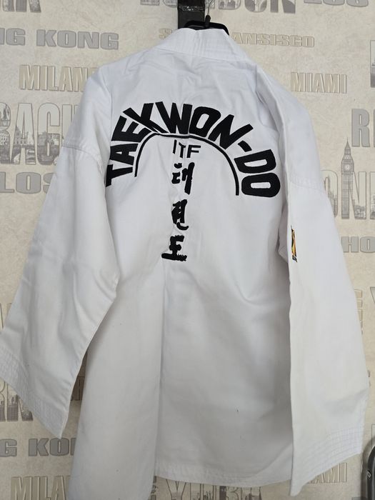 Продам кимоно (добок) для тхэквондо, ITF